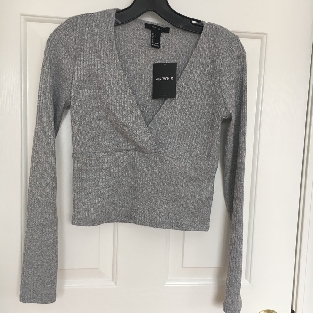NWT Forever 21 grey long sleeve crop top